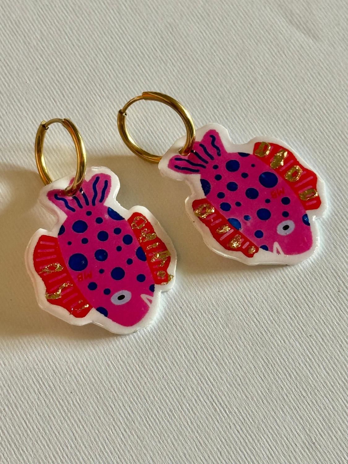 Fish Charm fucsia 